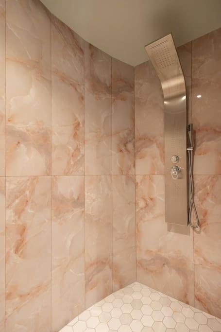 Smaragdi Luxury Jacuzzi Apartment Noho Premium Living Athen Exterior foto