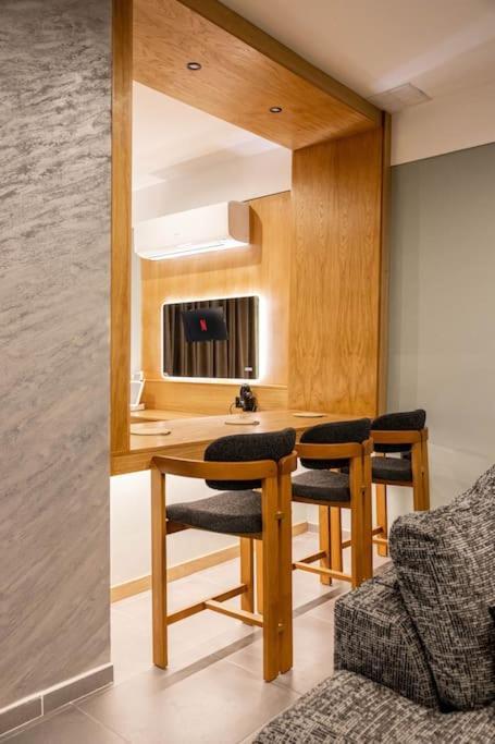 Smaragdi Luxury Jacuzzi Apartment Noho Premium Living Athen Exterior foto