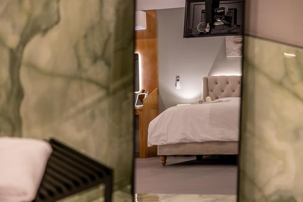 Smaragdi Luxury Jacuzzi Apartment Noho Premium Living Athen Exterior foto